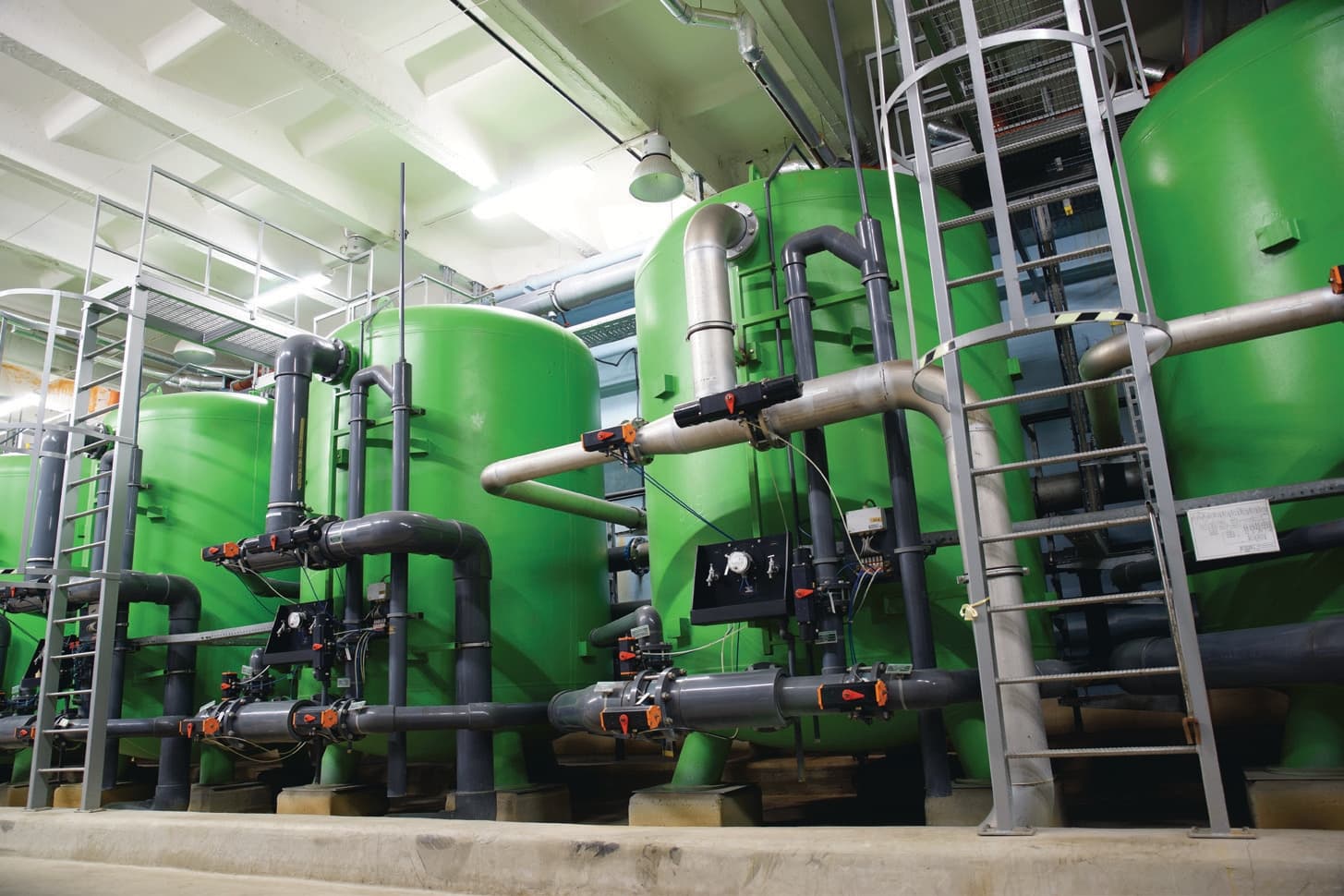 Chemical Plant — Acid Storage Tank Lining